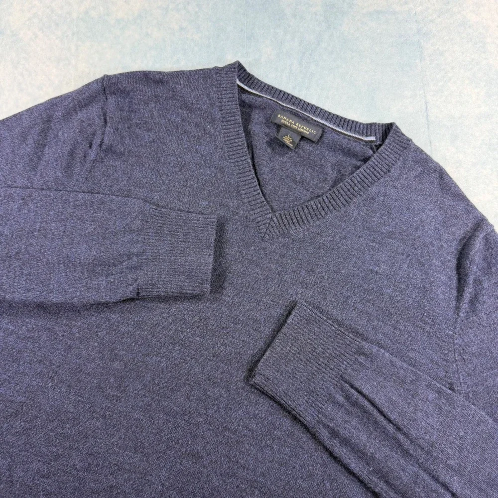 Banana Republic Sweater Mens Large Blue Excellent Extra Fine Merino Wool V-Neck